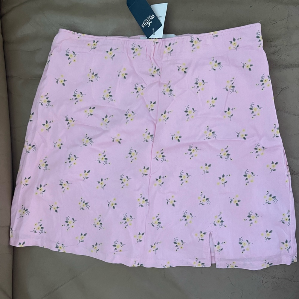 Hollister Pink Floral Mini Skirt NWT